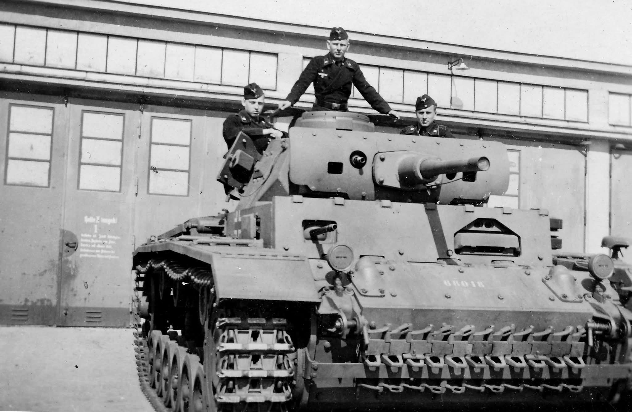 Pz.Kpfw. III Ausf.G(V) 5cm (Fgst.Nr.66018) upgrade G z numerem Ausf.H {001}{a}.jpg